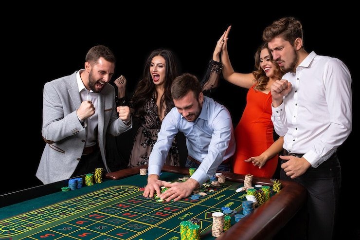 Penggemar casino bermain live dan slots dengan lancar dari berbagai perangkat mobile